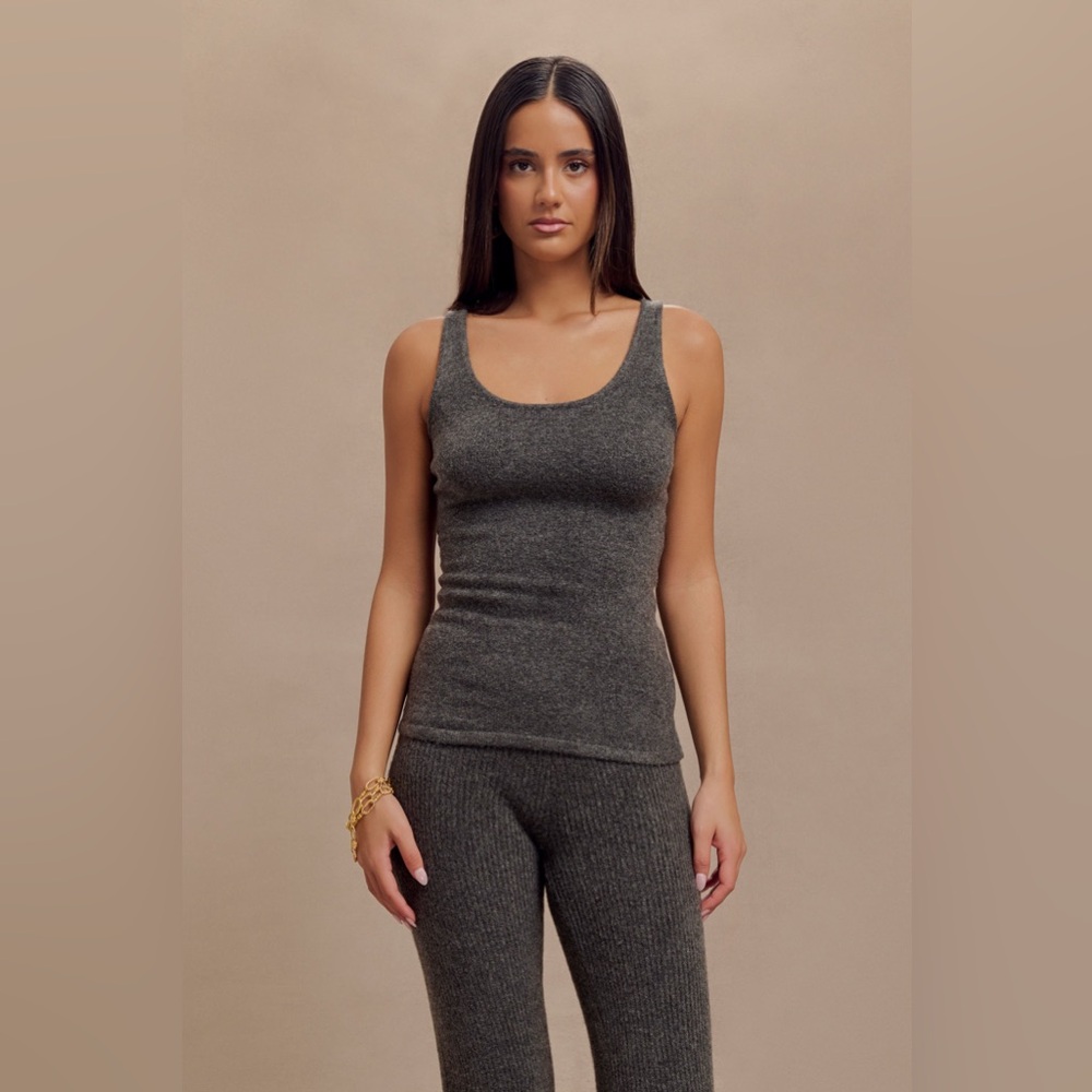 MESHKI SHYANN SLEEVELESS KNIT TANK